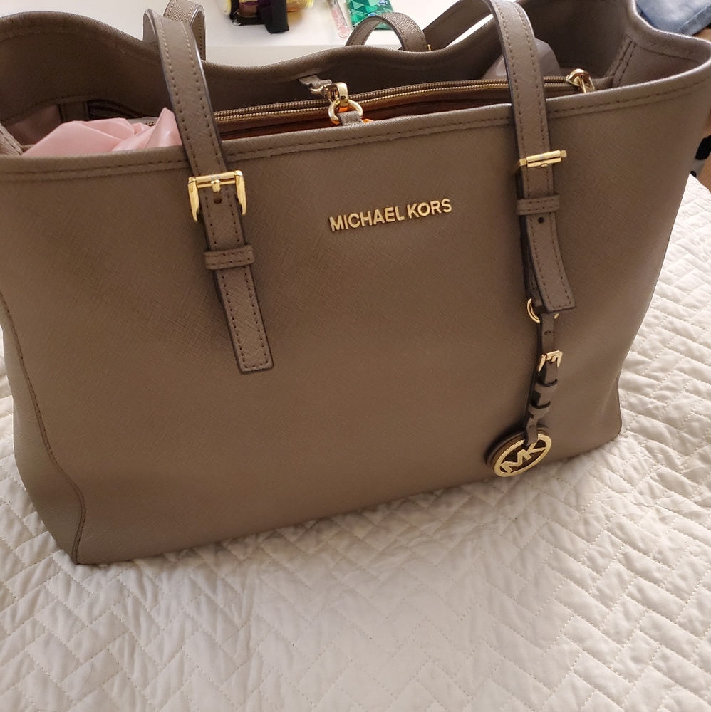 Michael Kors 2 compartment dune purse
